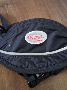 Running Room by FuelBelt Black Belt Bag - Hands-Free Running Pack